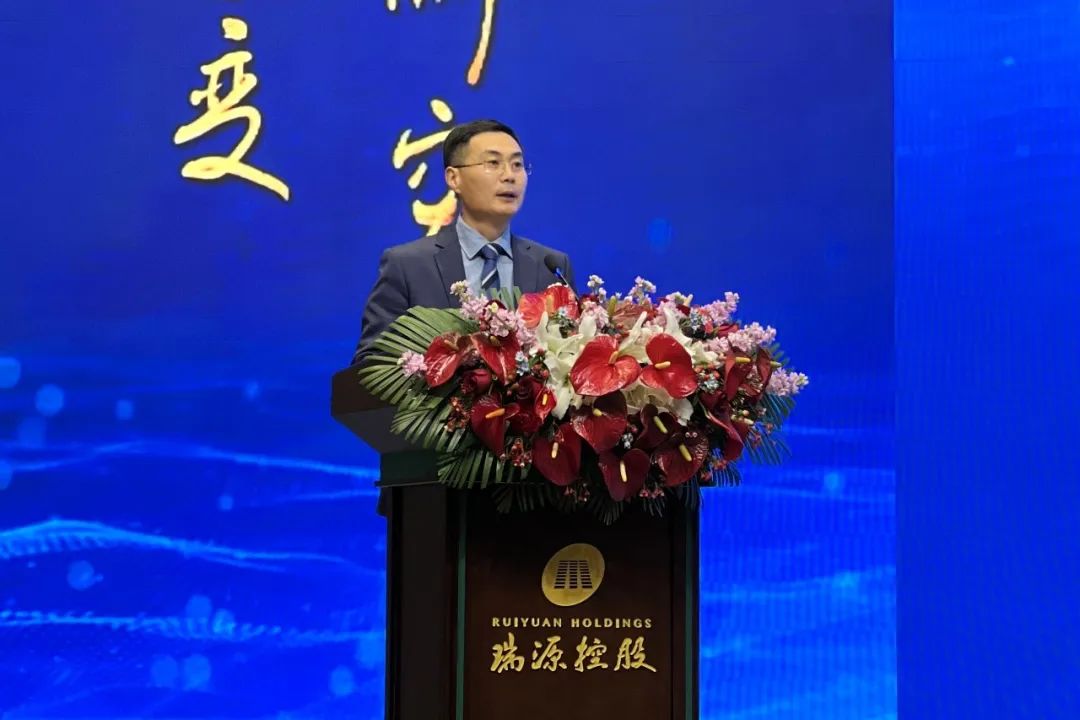 融合聚變，創(chuàng)新突破丨智慧產(chǎn)業(yè)集團(tuán)2022年度總結(jié)暨表彰大會(huì)順利召開