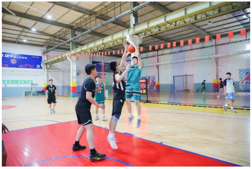 文達(dá)通股份“WIN籃球俱樂部”與青島西海岸新區(qū)中心醫(yī)院籃球隊(duì)友誼賽圓滿舉辦